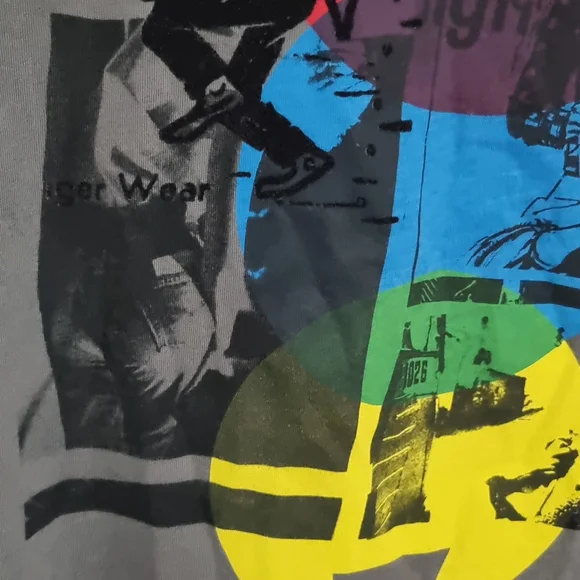 Levi's Men's Grey T-shirt with various Vintage Levi's Images on Front Size XXL - Picture 8 of 11